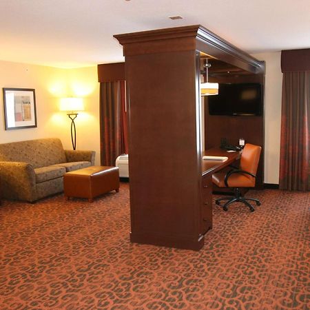 Hampton Inn And Suites Peru Exterior foto