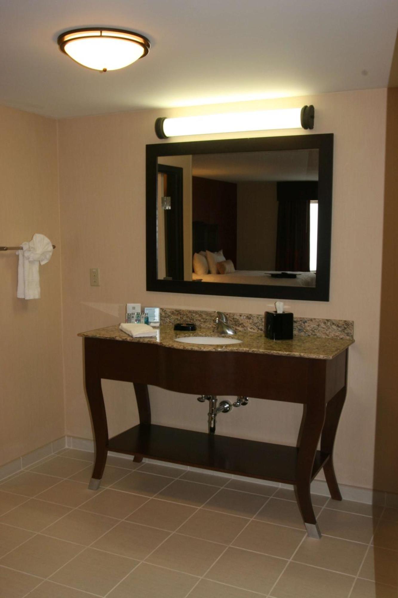 Hampton Inn And Suites Peru Exterior foto