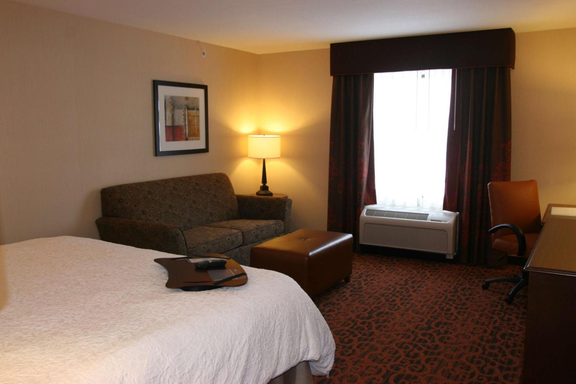 Hampton Inn And Suites Peru Exterior foto