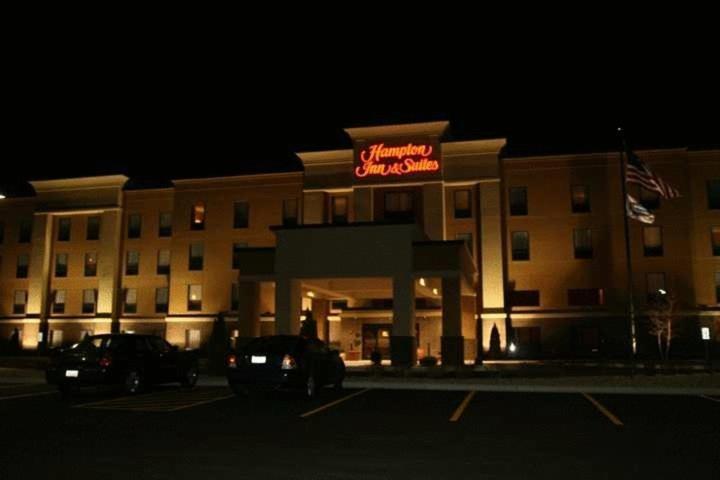 Hampton Inn And Suites Peru Exterior foto