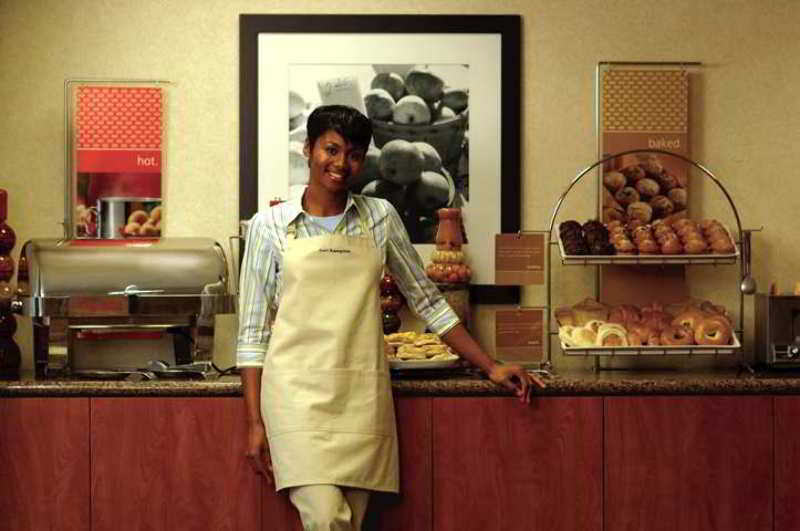 Hampton Inn And Suites Peru Restaurante foto